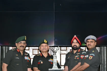 667 Army Aviation Squadron and 207 Army Aviation Squadron Win Prestigious COAS Flight Safety Trophy