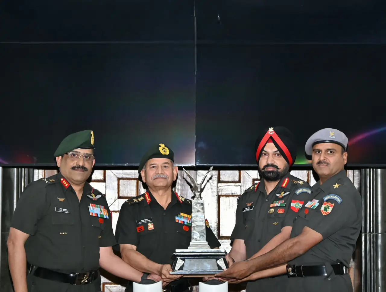 667 Army Aviation Squadron and 207 Army Aviation Squadron Win Prestigious COAS Flight Safety Trophy