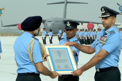 Group Captain Amit Gehani Getting Award from Air Force Chief