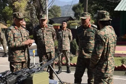 Lt Gen Pratik Sharma Checking Equipment