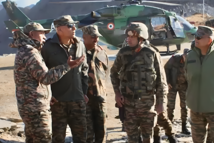 Lt Gen Pratik Sharma Discussing With Other Officers 1