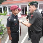 Lt Gen Seth Commending Para Officers