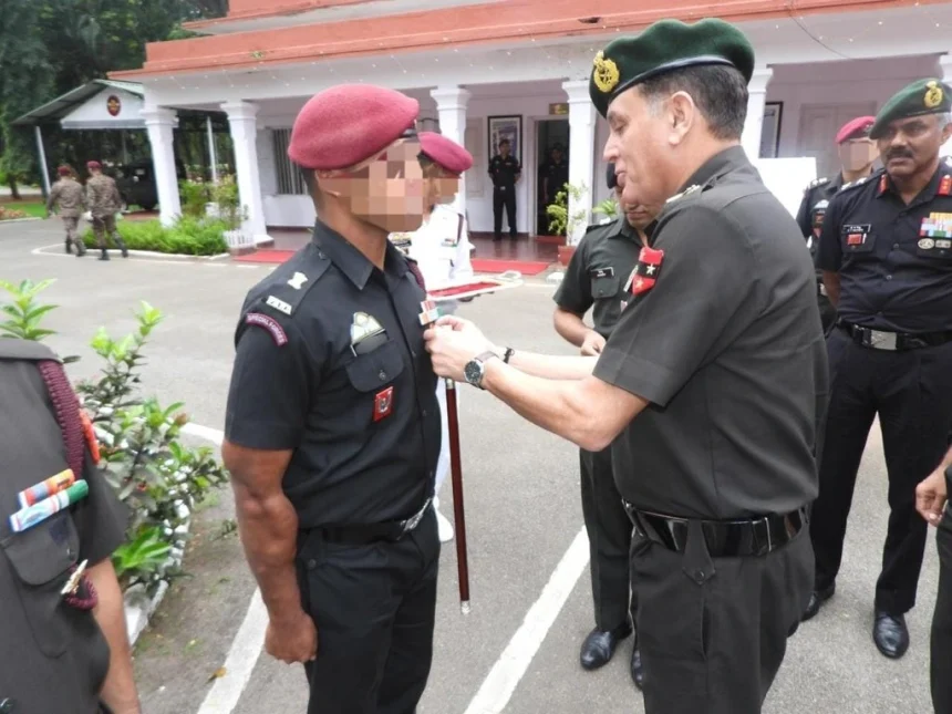 Lt Gen Seth Commending Para Officers