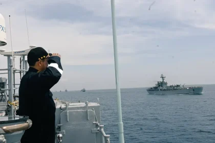 V Adm V Srinivas Saluting