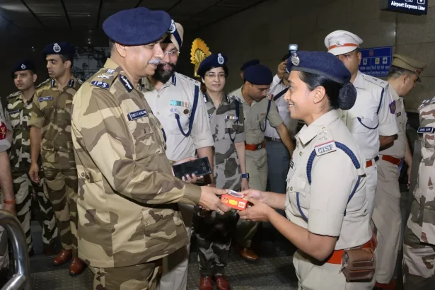 DG CISF Praveer Ranjan Celebrates Diwali with Personnel at Delhi and Leh Units