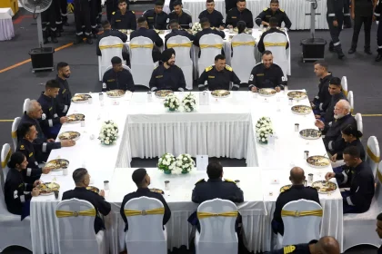 From Chapati to Gulab Jamun: What PM Modi Ate with Sailors on INS Vikrant