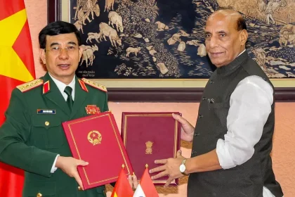 Defence Minister and Vietnam Officer