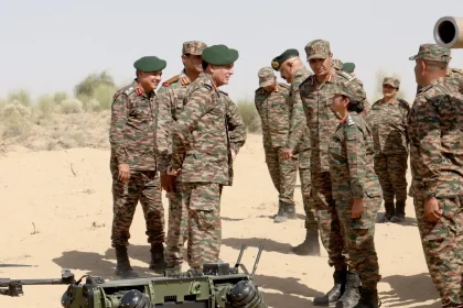 Lieutenant General Dhiraj Seth Reviews Sudarshan Chakra Corps and Shahbaaz Division