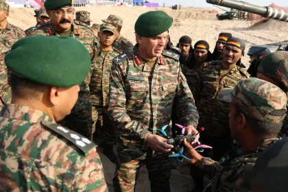 Lieutenant General Dhiraj Seth Reviews Culminating Phase of Exercise Trishul at Madhavpur Beach