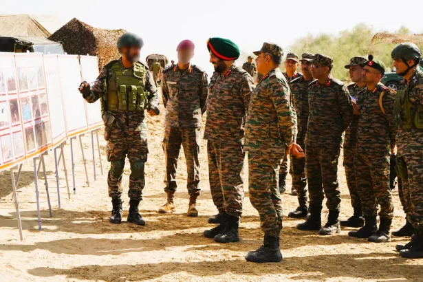 Lt Gen Manjinder Singh Reviews Operational Preparedness of Bhairav Strike Force and Ranbankura Division