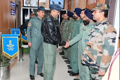 Air Marshal B Manikantan Shaking Hands 1