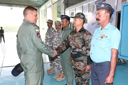 Air Marshal Nagesh Kapoor Meeting Soldiers