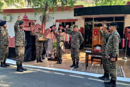 Lt Gen Dhiraj Seth and Other Officers