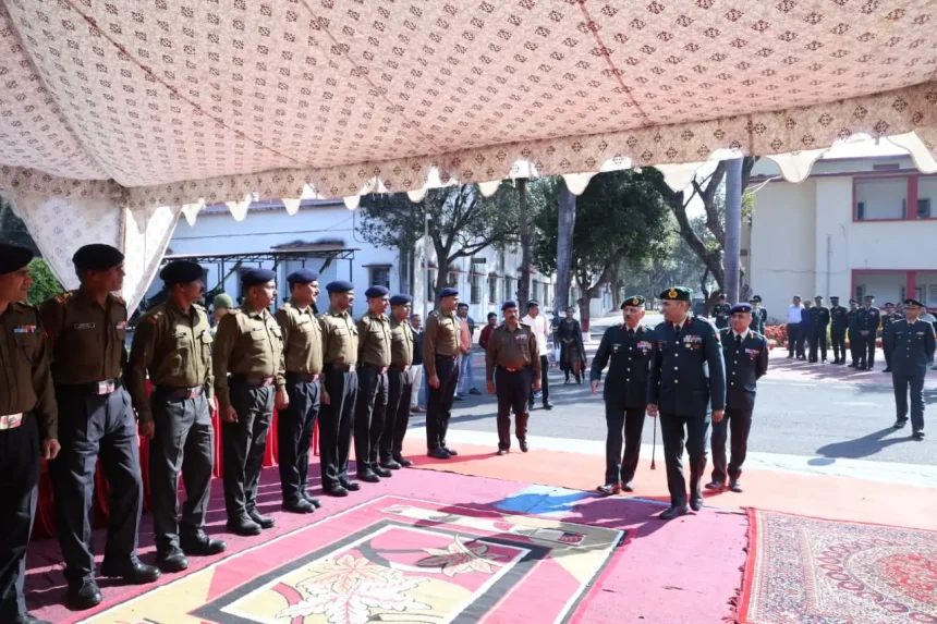 Lt Gen PS Shekhawat and Other Soldiers