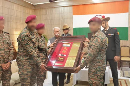 Para Soldiers with Lt Gen KT Parnaik