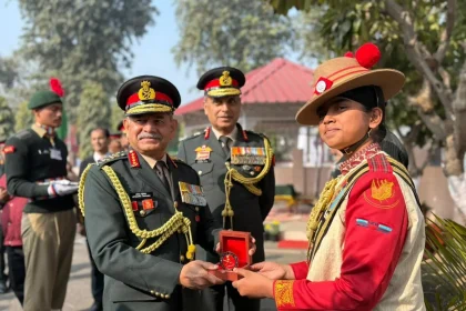 Gen Upendra Dwivedi with Cadet Priya Kumari