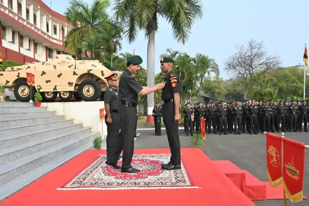 Lt Gen Devendra Sharma Commending Officer