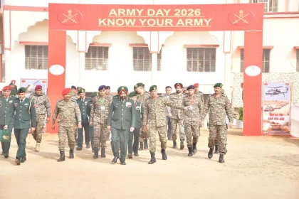 Lt Gen Manjinder Singh Reviewing