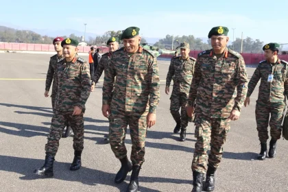 General Upendra Dwivedi Reviews Security Situation and Operational Preparedness at White Knight Corps
