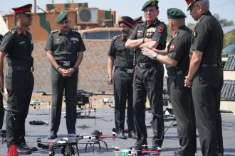 Lt Gen Dhiraj Seth Reviews Operational Preparedness and Tech-Driven Modernisation at Shahbaz Division