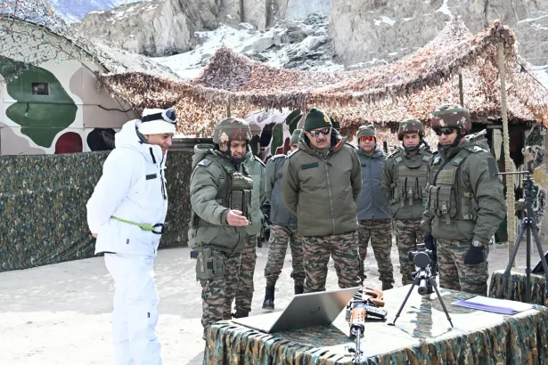 Lt Gen Hitesh Bhalla Reviews Security and Operational Preparedness of Siachen Brigade