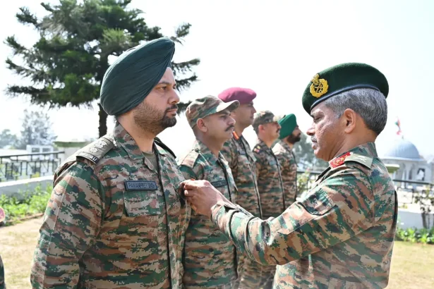 Lt Gen Katiyar Commending