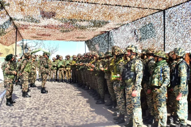 Lt Gen PK Mishra Interacting 1