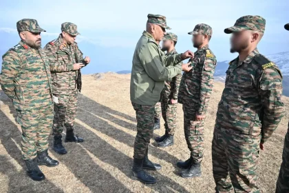 Lt Gen Pratik Sharma Commending Troops