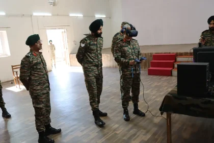 Maj Gen Naveen Mahajan Reviewing VR