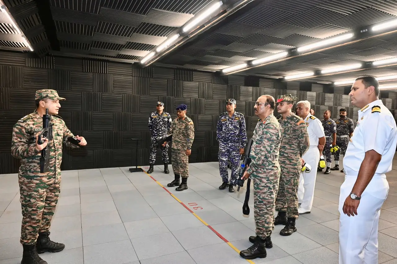 Major General VM Dhumne Leads LGSC Student Officers’ Visit to INS Dronacharya