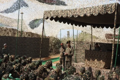 Officer Talking with Soldiers