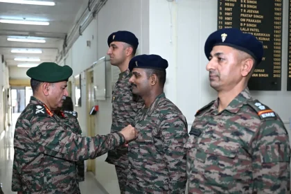 General Upendra Dwivedi Reviews Advanced Military Technologies at Simulator Development Division