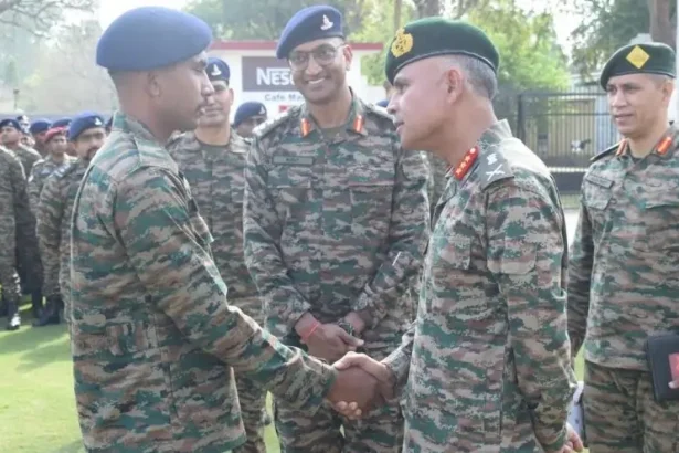 Lt Gen Chandpuria Shaking Hands 1