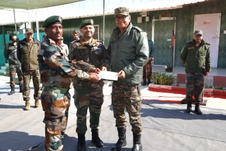 Lt Gen PK Mishra with Soldiers