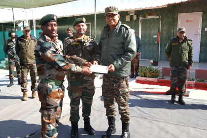 Lt Gen PK Mishra with Soldiers