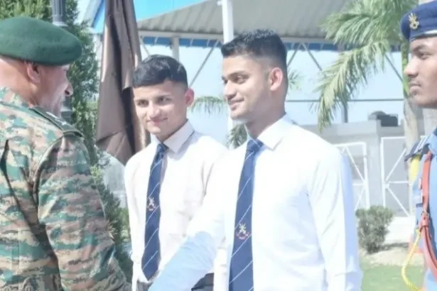 Lt Gen Pratik Sharma Interacting