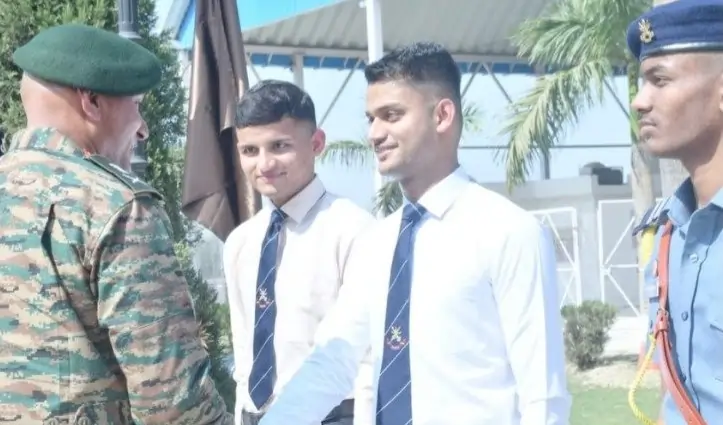 Lt Gen Pratik Sharma Interacting