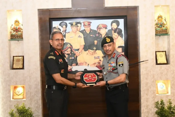 Lt Gen RC Tiwari and Lt Gen Vikas Lakhera