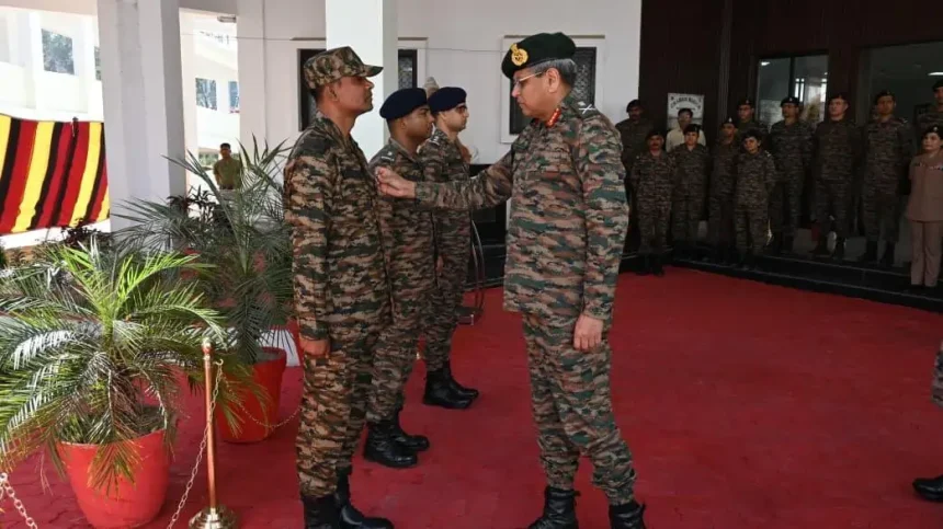 Lt Gen Sengupta Commending
