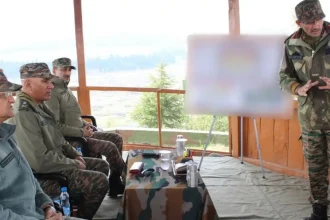 Lt Gen Sharma Reviewing