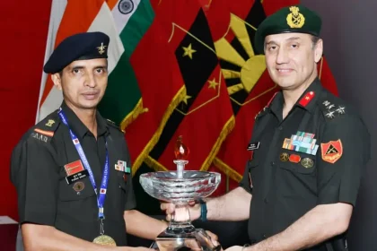 Sub Maj Puran Singh Receiving Award
