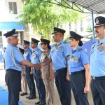 Air Marshal Shrinivas Shaking Hands