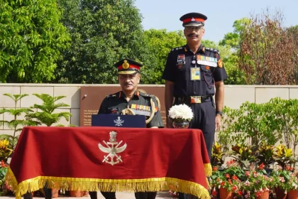Lt Gen Anoop Singhal at War Memorial