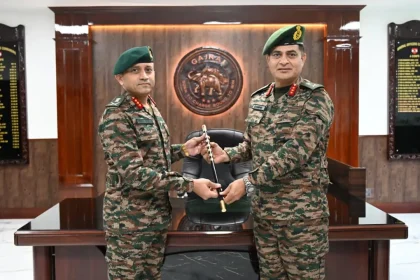 Lt Gen Gambhir Singh and Lt Gen Neeraj Shukla