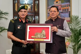 Lt Gen Ghai Shaking with CM of Uttrakhand