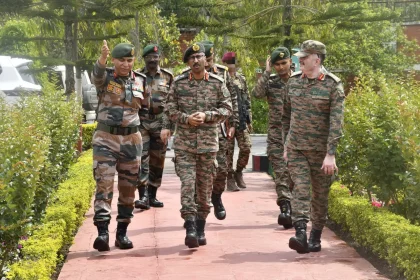 Lt Gen Krishnan And Other Officers
