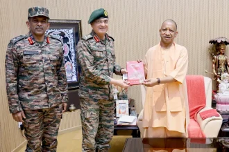 Lt Gen Navin Sachdeva with CM of Uttar Pradesh