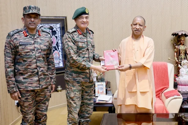 Lt Gen Navin Sachdeva with CM of Uttar Pradesh