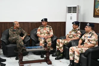 Lt Gen Neeraj Shukla Discussing