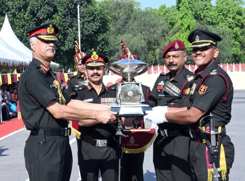 Lt Gen Shivinder Singh Giving Award